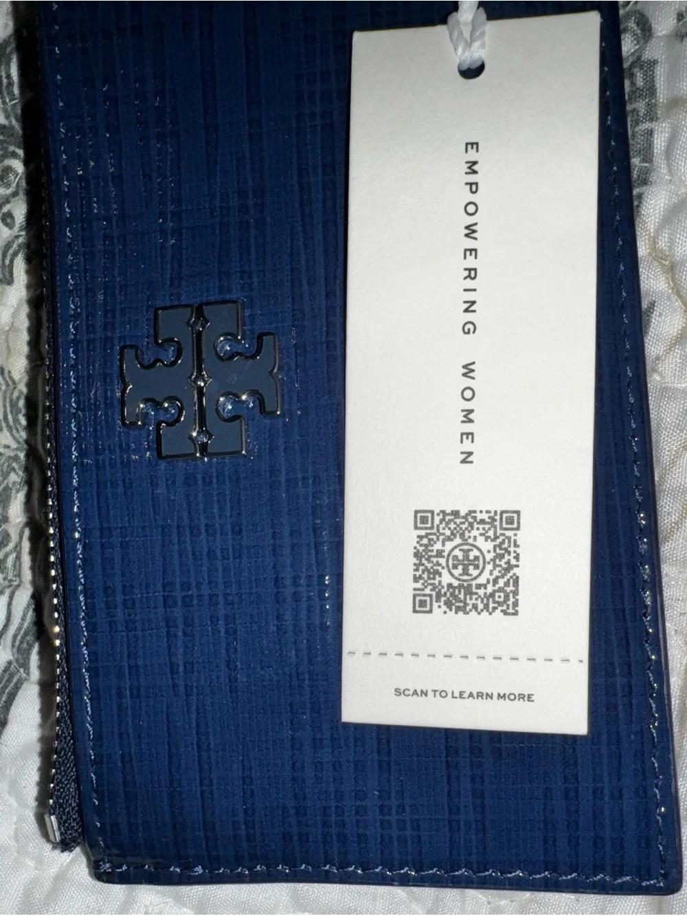 Tory Burch Britten Textured Patent Zip Card Case Navy (MSRP $